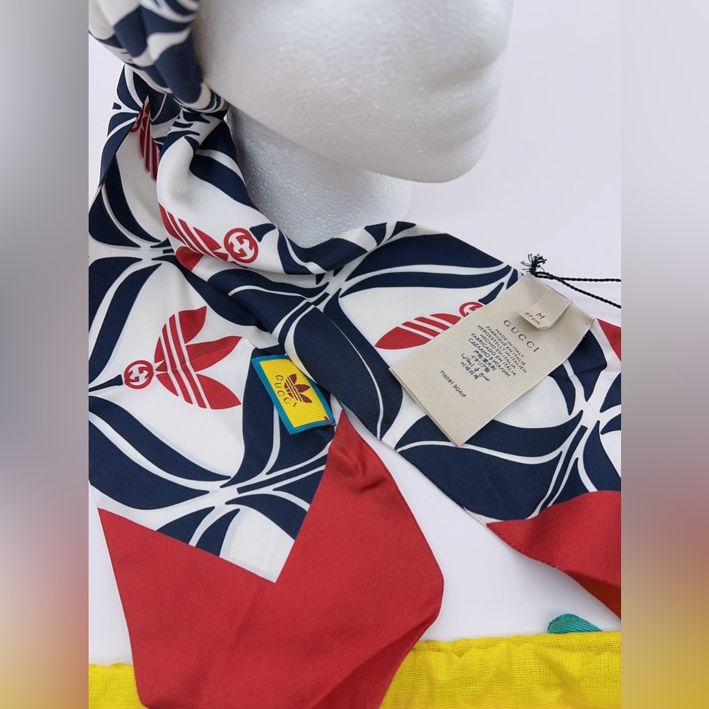 ❌SOLD❌Adidas X GUCCI GG Trefoil Print Silk Headband Hair Scarf Size M (57cm) - Picture 5 of 11
